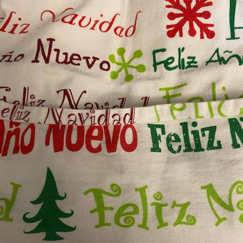 2 Aprons: Feliz navidad pattern. Red and blue dot/ stripes. - Picture 8 of 13